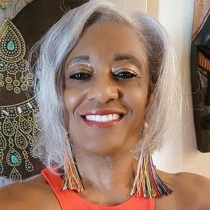 Meet your Posher, Brenda